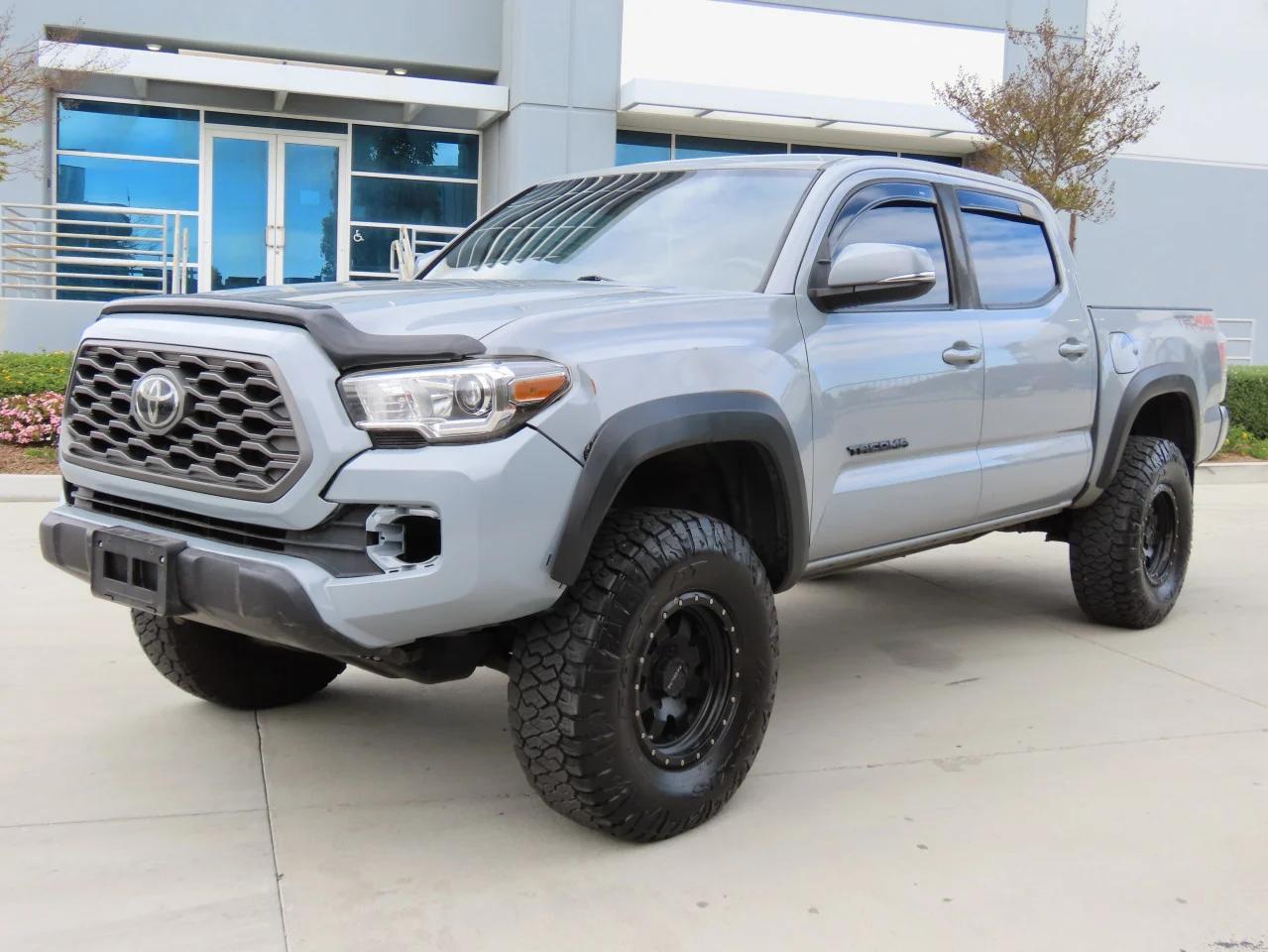 2019 TOYOTA TACOMA DOU - Фото 2