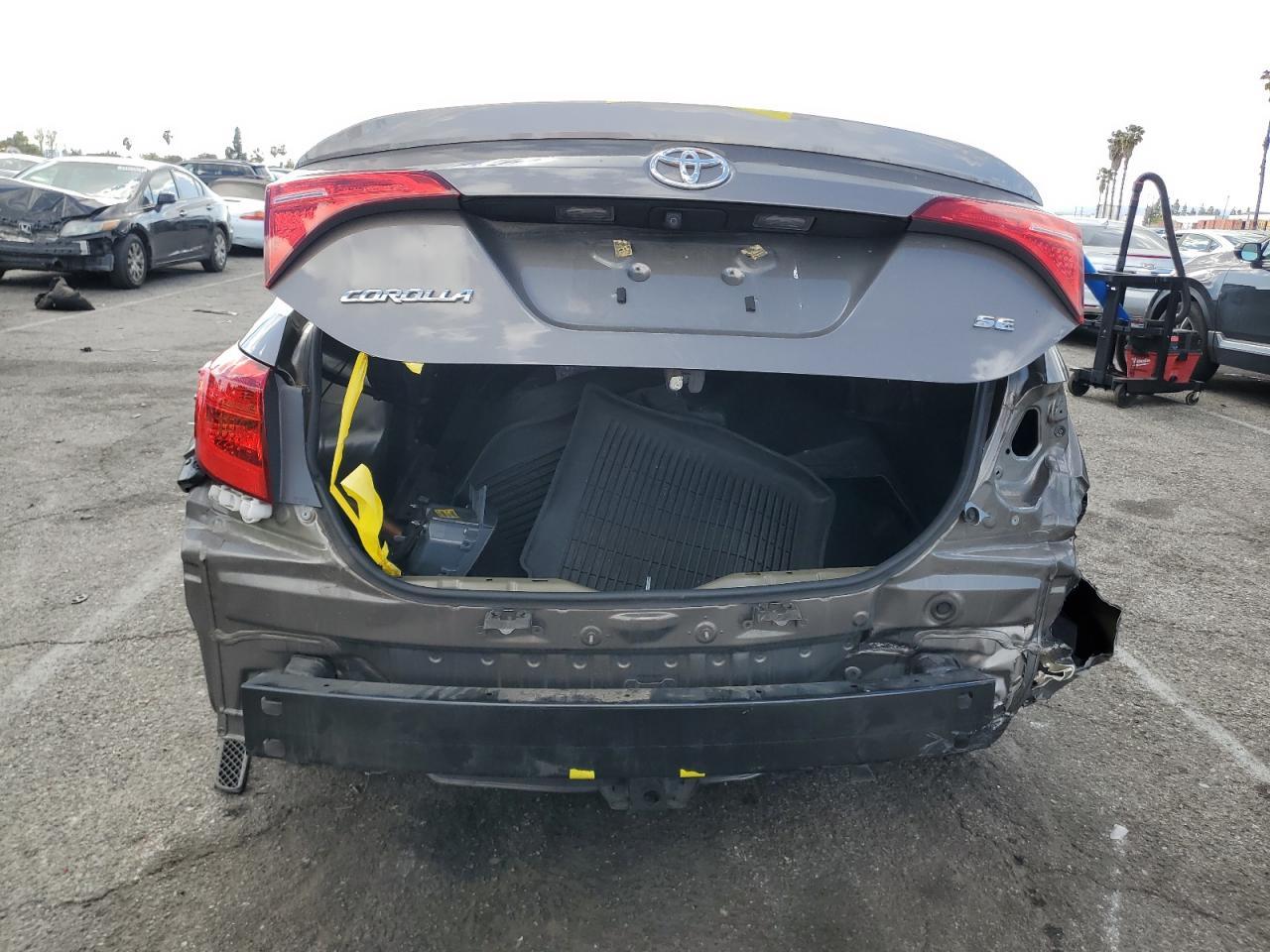 2018 TOYOTA COROLLA L - Фото 6