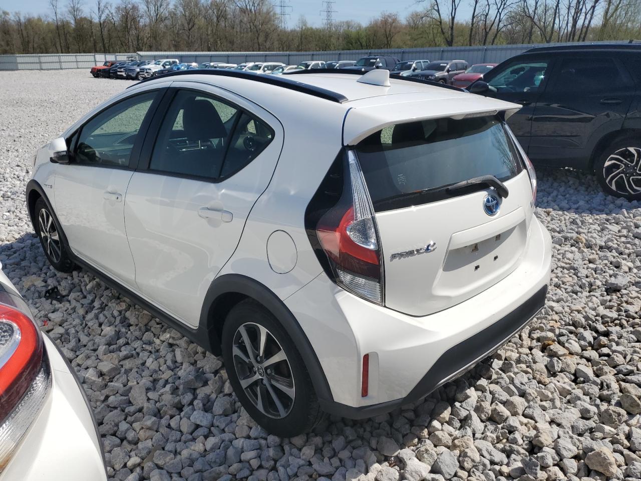 2018 TOYOTA PRIUS C - Image 2