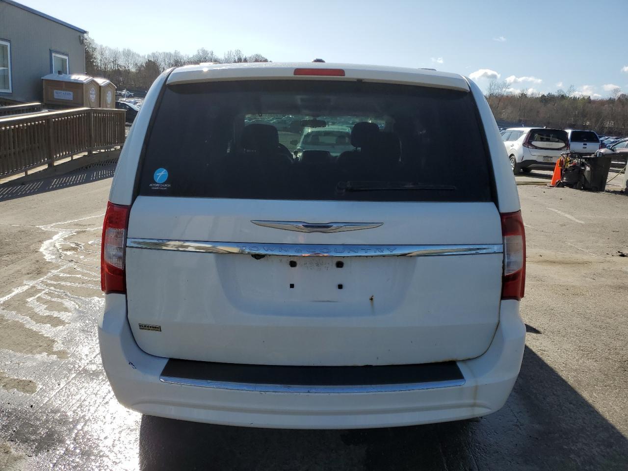 2014 CHRYSLER TOWN & COU - Фото 6