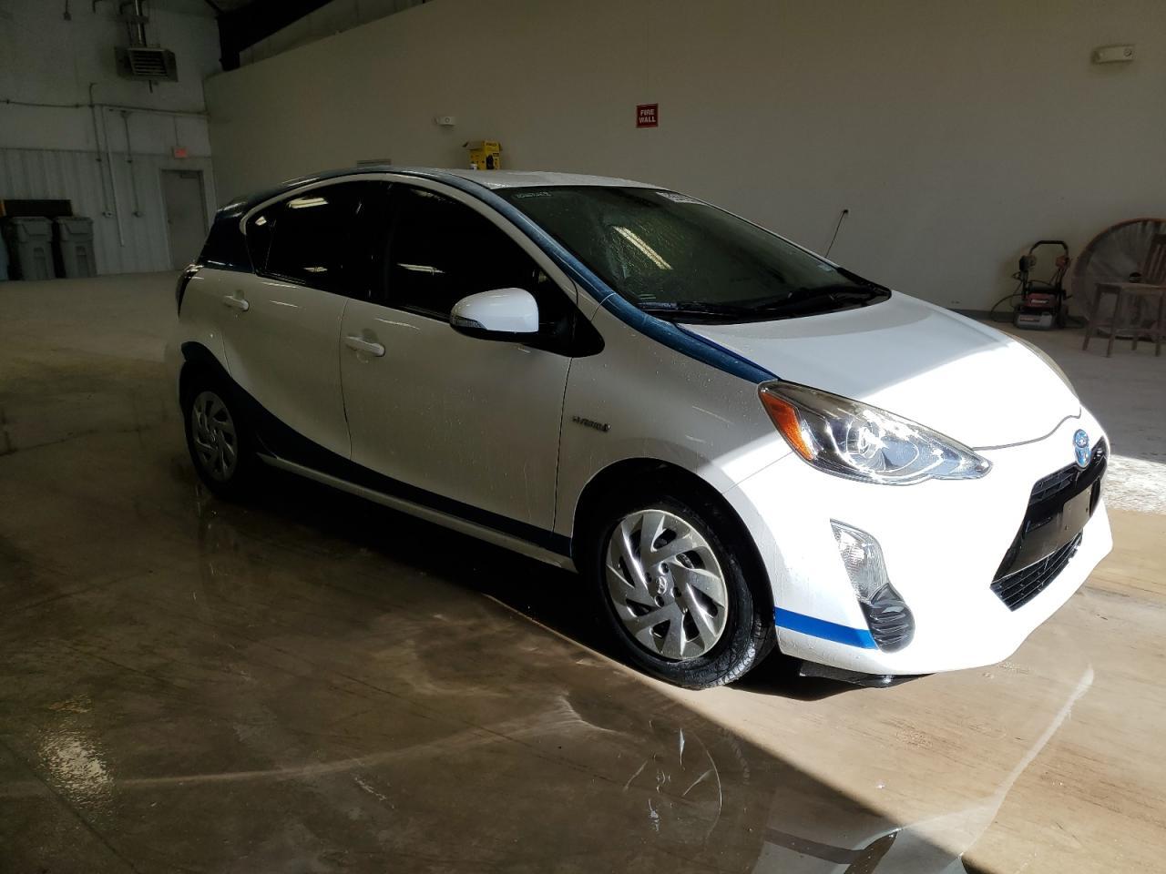 2016 TOYOTA PRIUS C - Фото 4