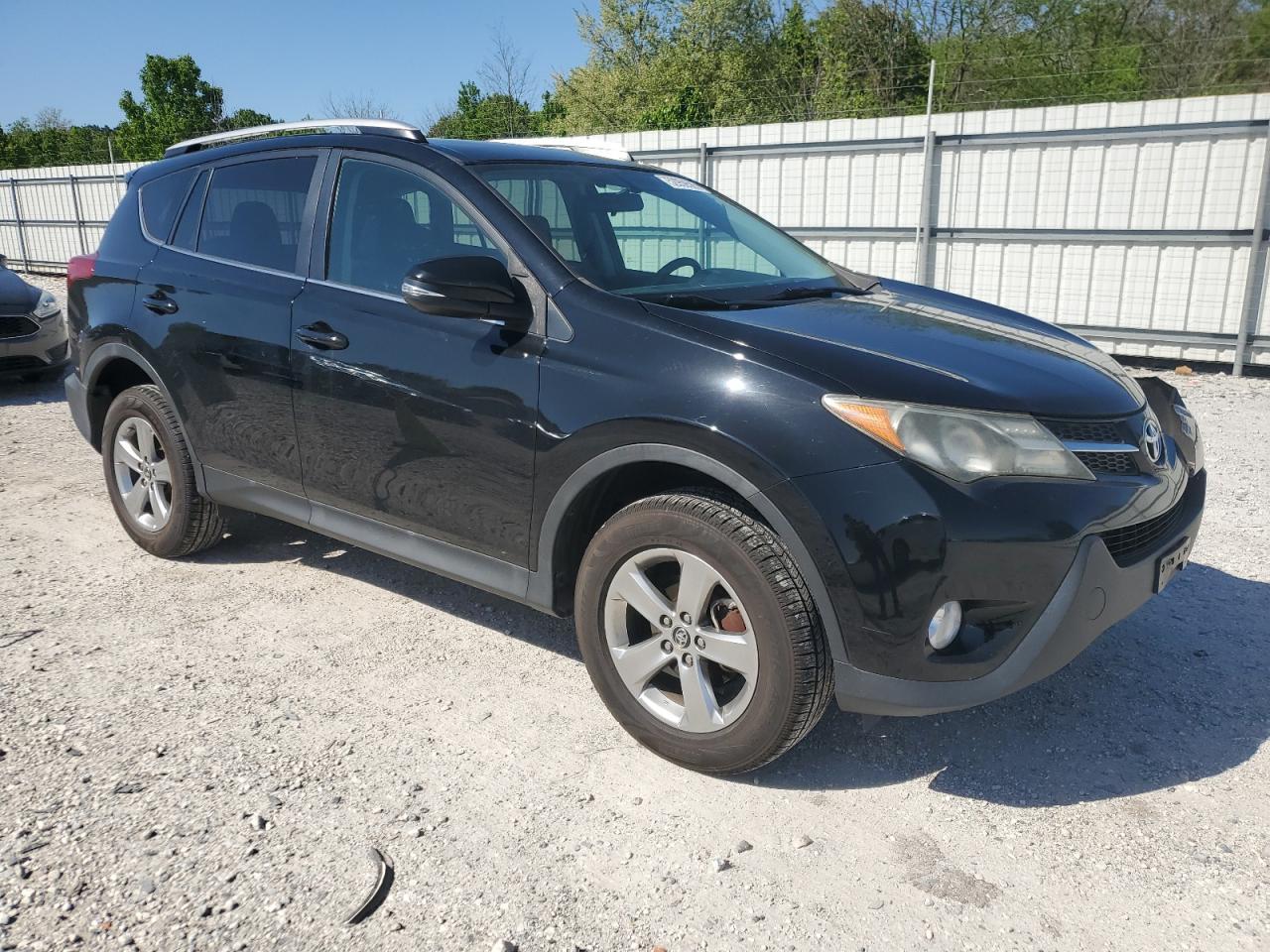 2015 TOYOTA RAV4 XLE - Image 4