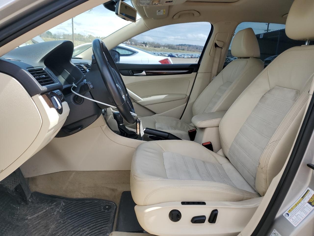 2014 VOLKSWAGEN PASSAT SEL - Фото 7