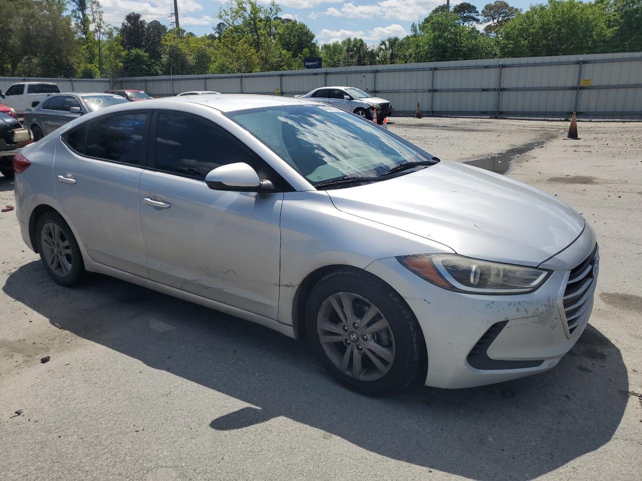 2017 HYUNDAI ELANTRA SE - Image 4