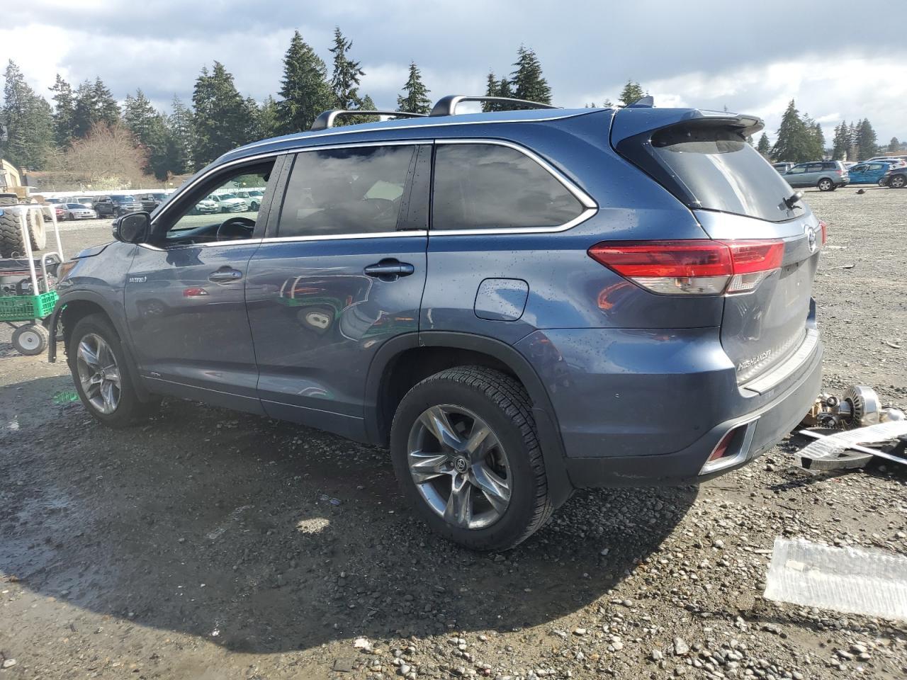 2019 TOYOTA HIGHLANDER - Image 2