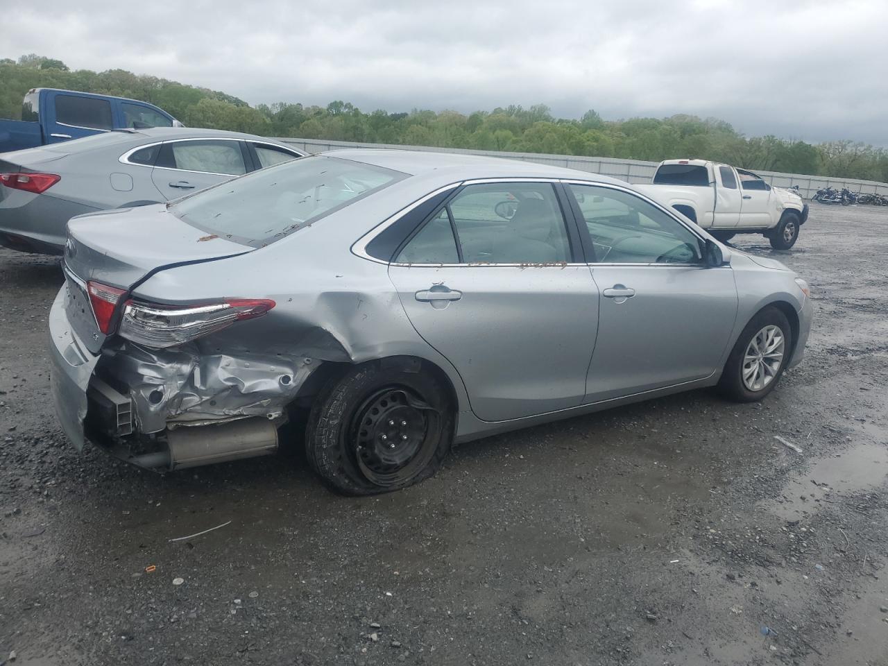 2015 TOYOTA CAMRY LE - Image 3