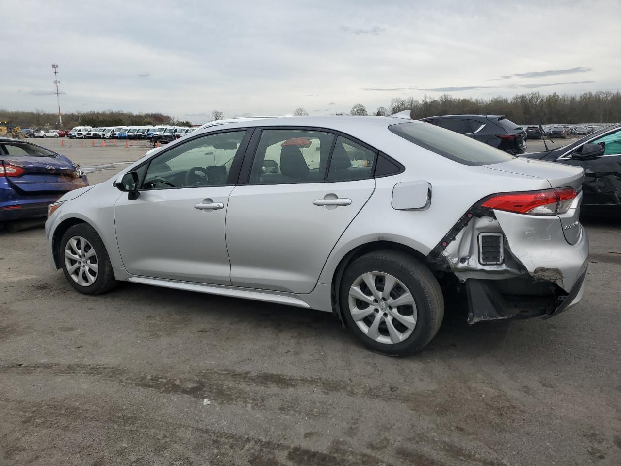 2020 TOYOTA COROLLA LE - Фото 2