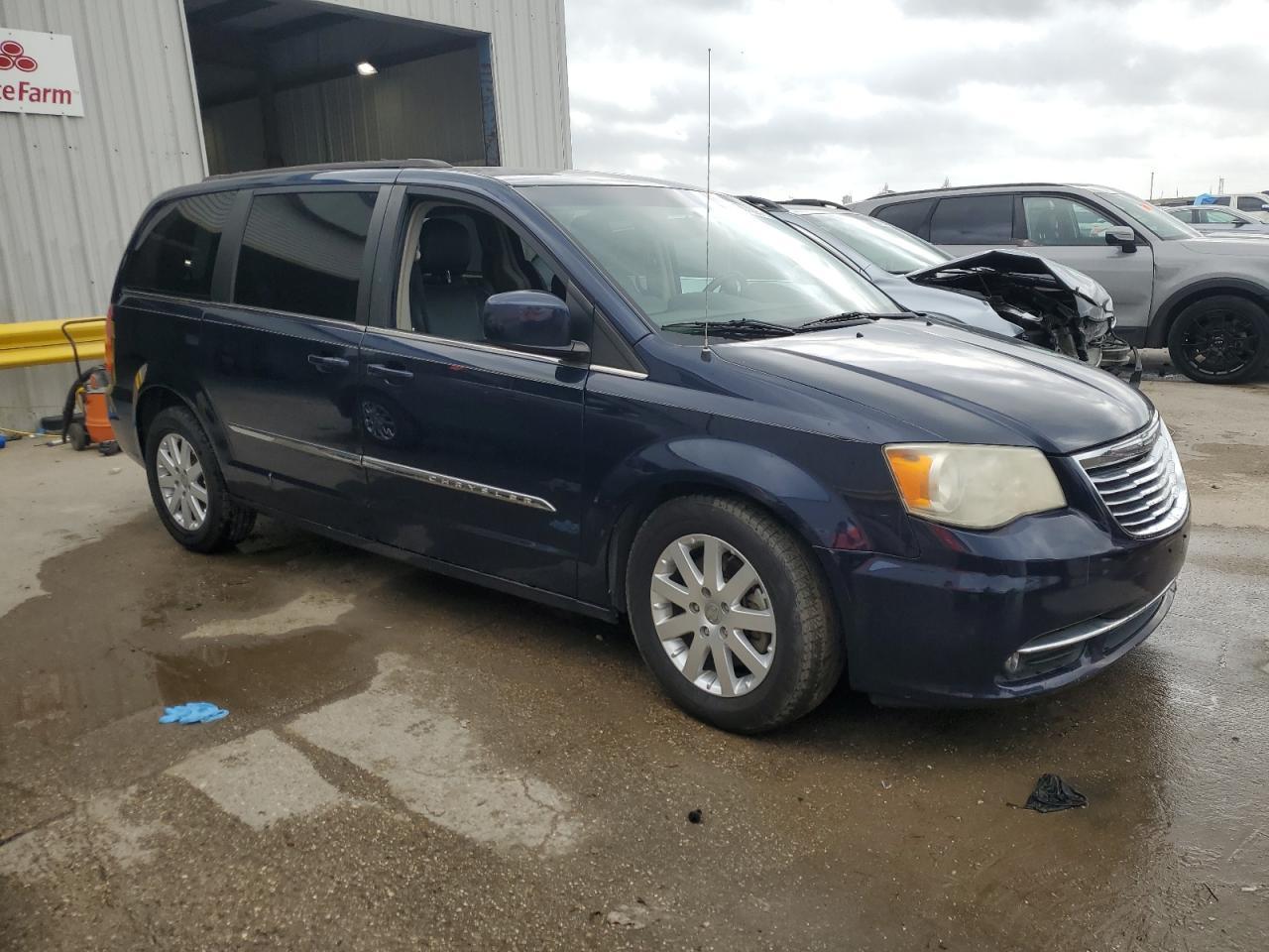 2014 CHRYSLER TOWN & COU - Image 4