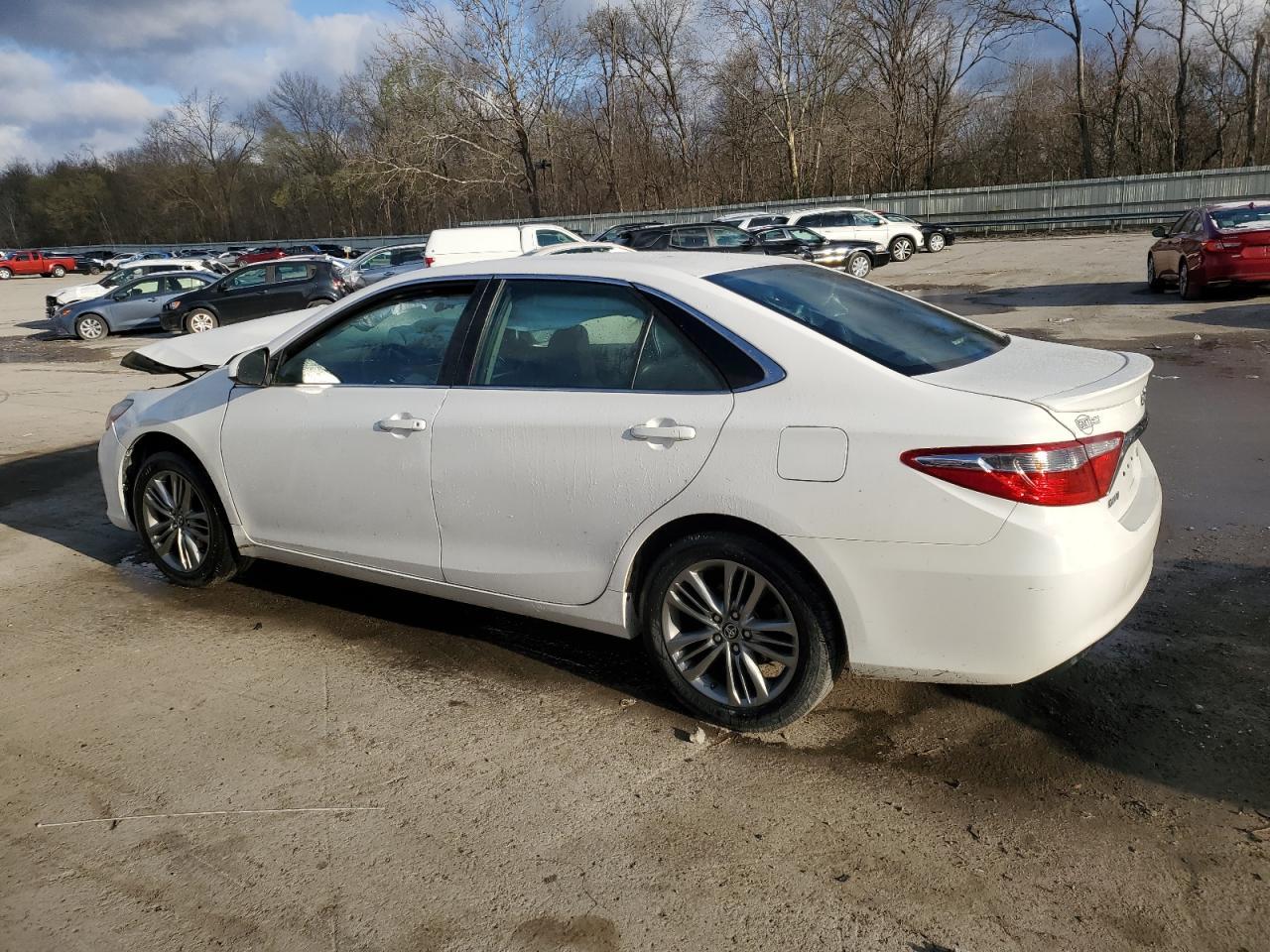 2017 TOYOTA CAMRY LE - Фото 2