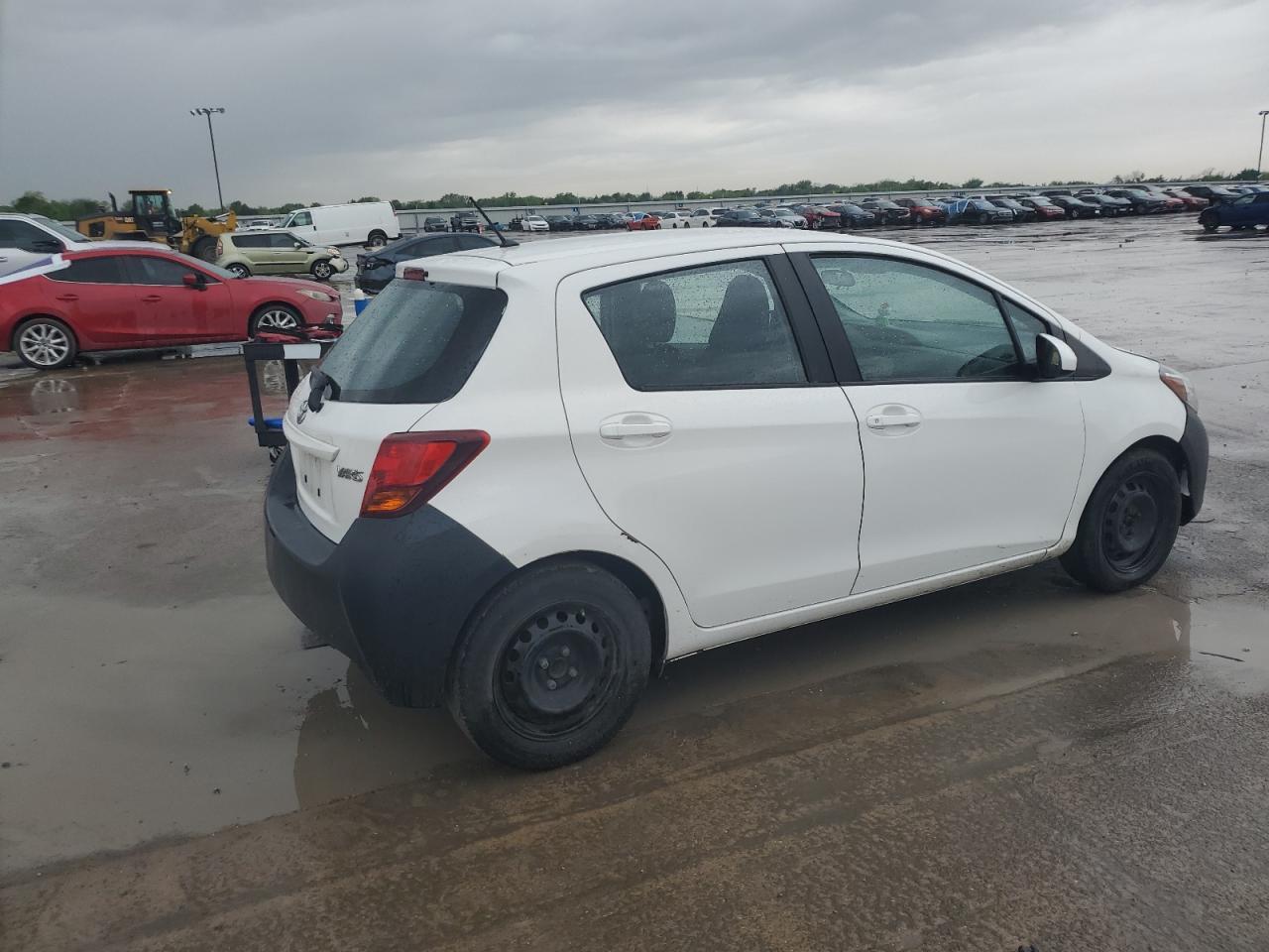2017 TOYOTA YARIS L - Фото 3