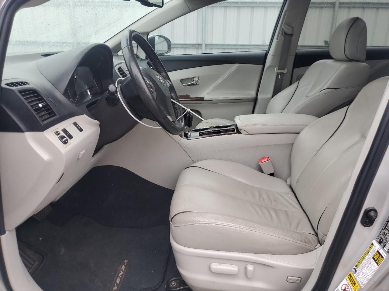 2011 TOYOTA VENZA - Фото 7