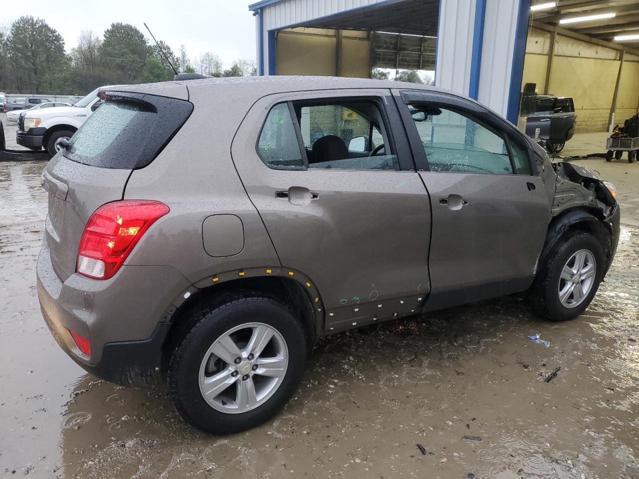 2021 CHEVROLET TRAX LS - Image 3