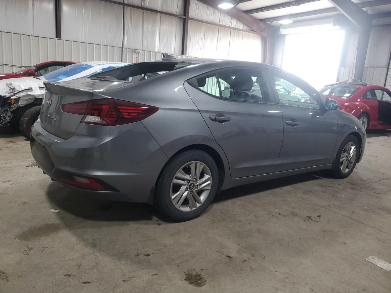 2019 HYUNDAI ELANTRA SE - Фото 3