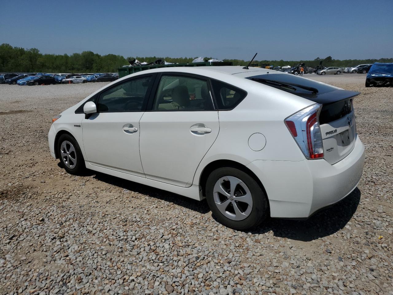 2015 TOYOTA PRIUS - Image 2