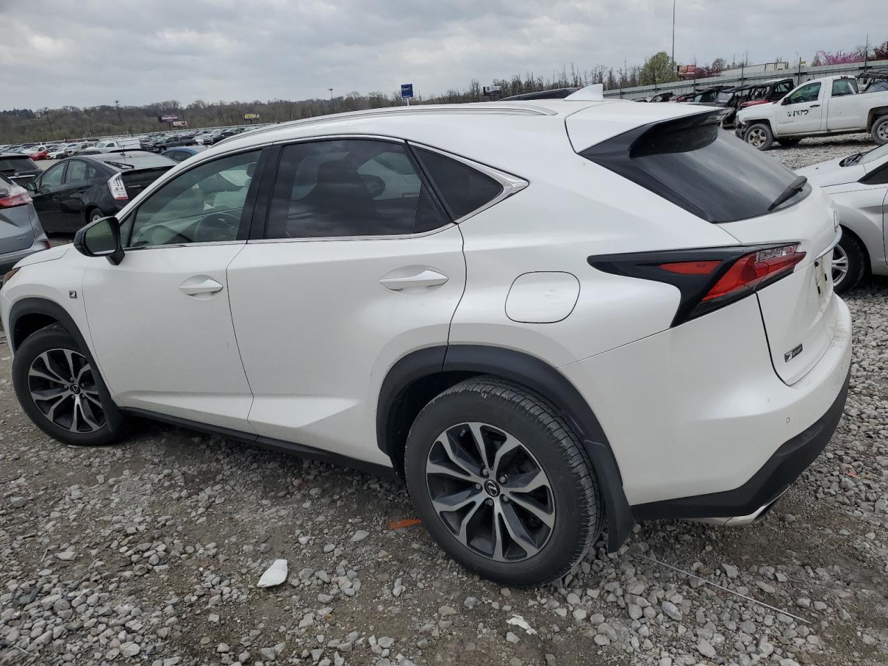 2015 LEXUS NX 200T - Фото 2
