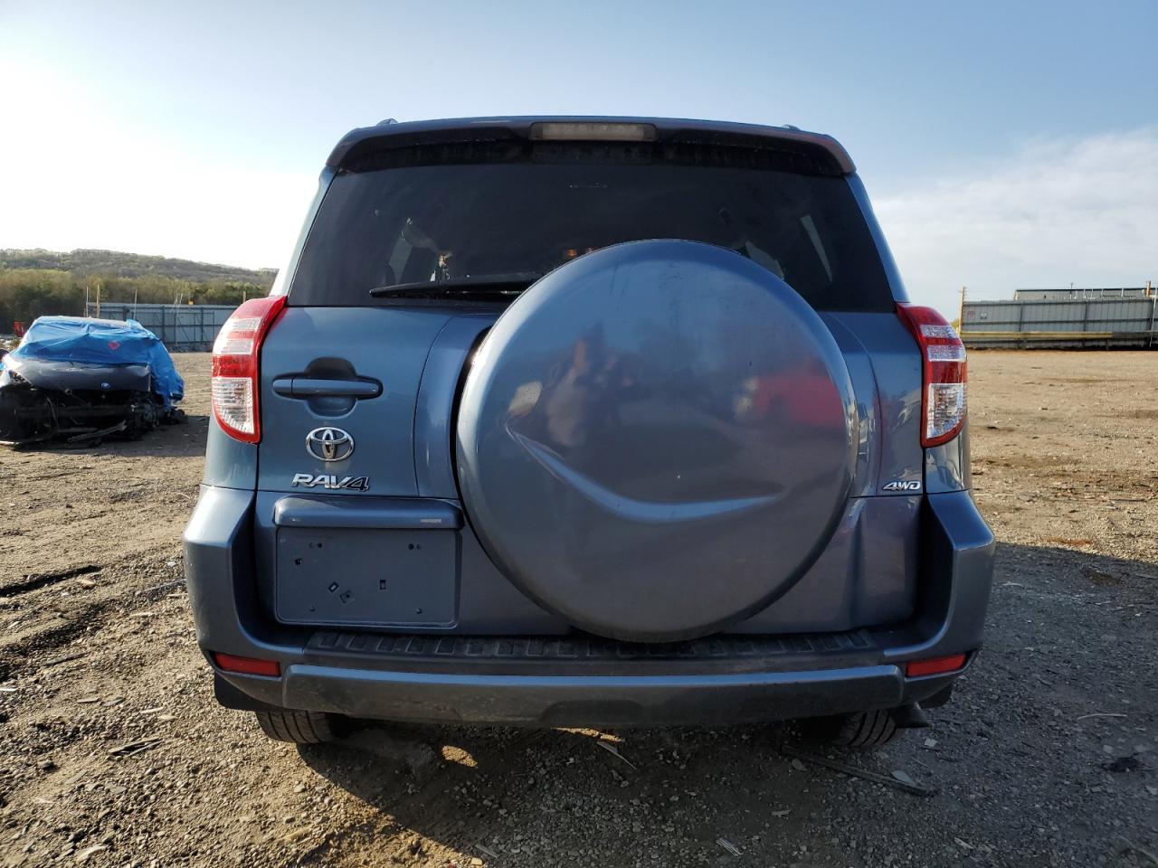 2011 TOYOTA RAV4 - Image 6