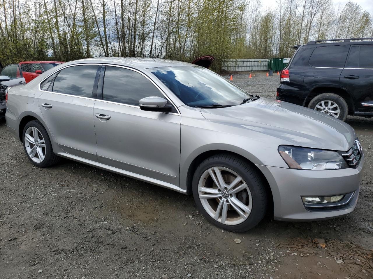 2014 VOLKSWAGEN PASSAT SEL - Image 4