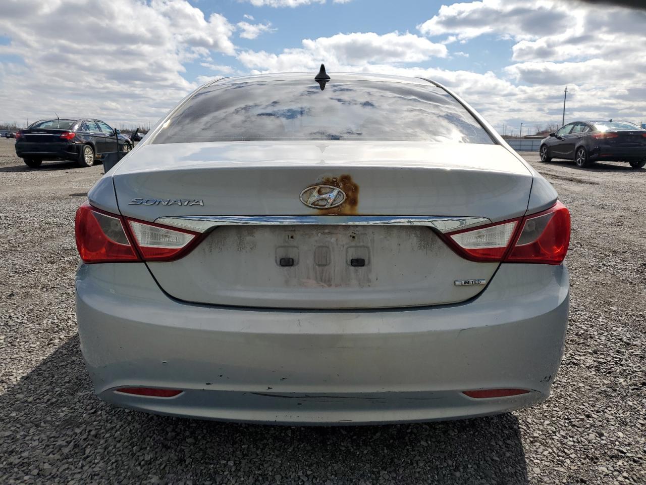 2011 HYUNDAI SONATA SE - Image 6