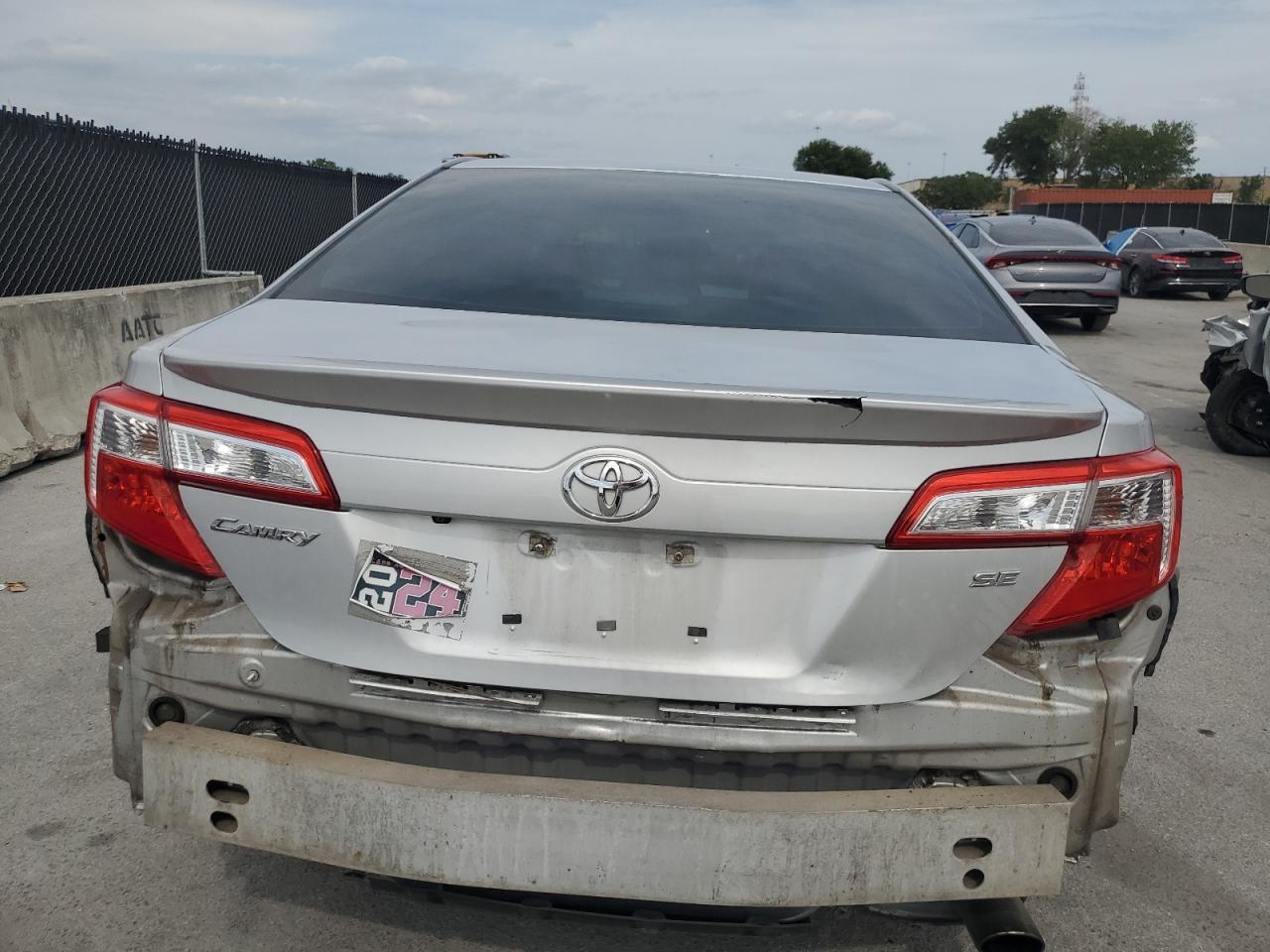 2014 TOYOTA CAMRY L - Image 6
