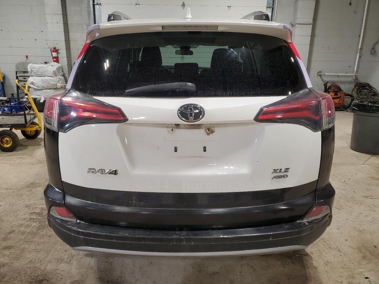 2017 TOYOTA RAV4 XLE - Фото 6