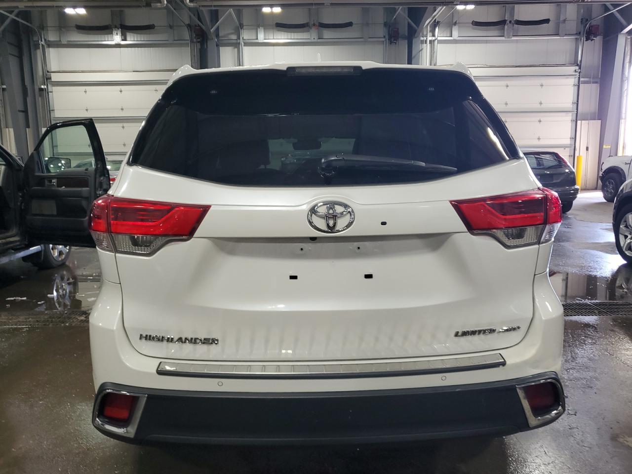 2018 TOYOTA HIGHLANDER - Фото 6