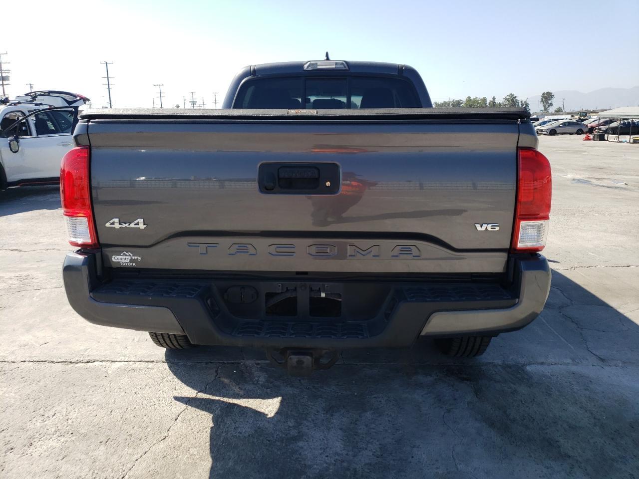 2017 TOYOTA TACOMA DOU - Фото 6