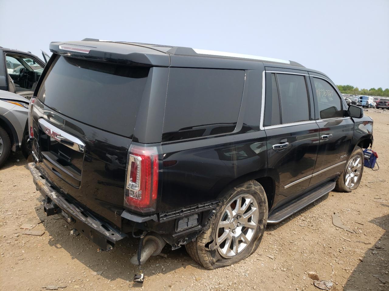 2017 GMC YUKON DENA - Фото 3
