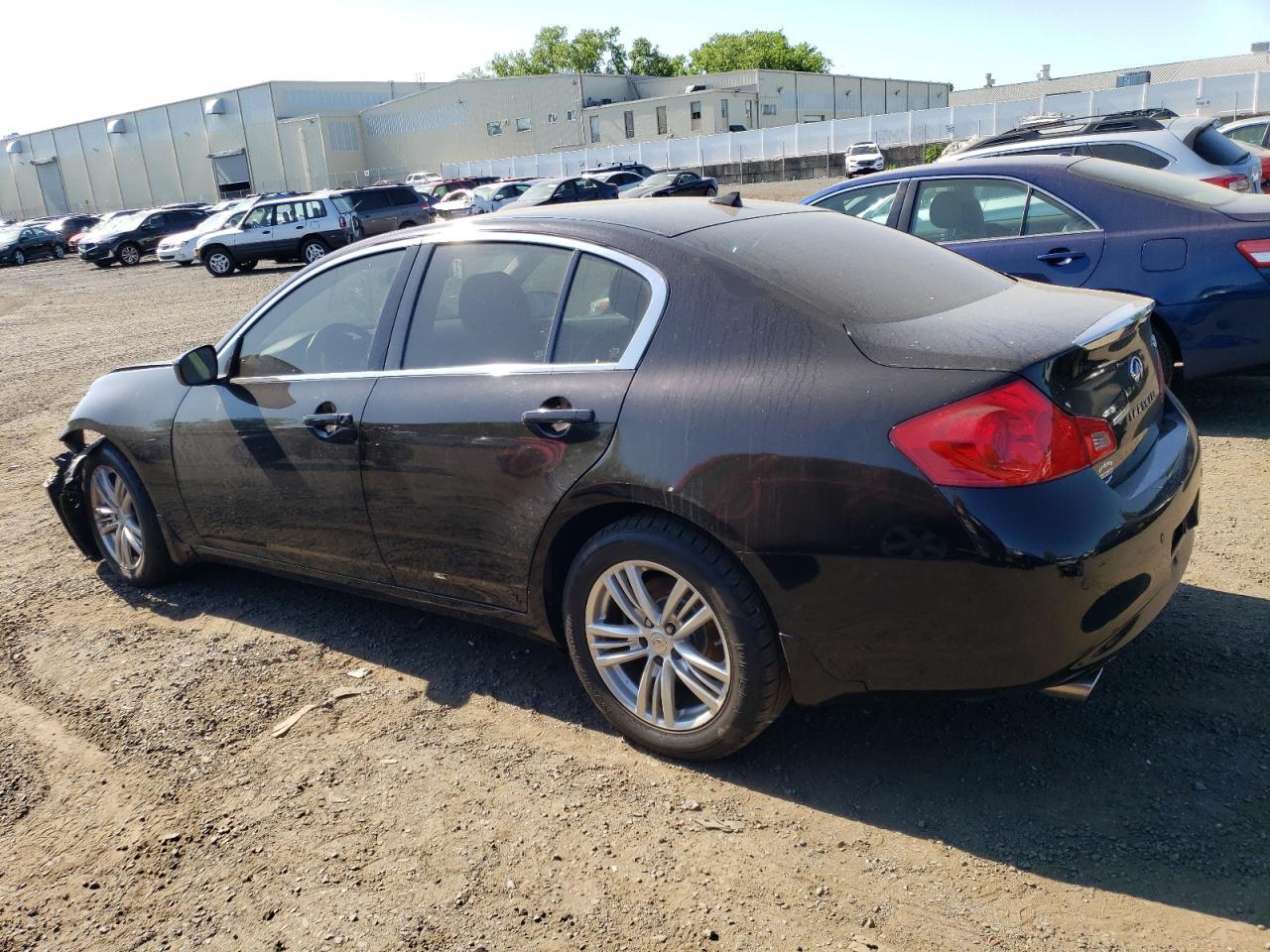 2012 INFINITI G37 - Image 2