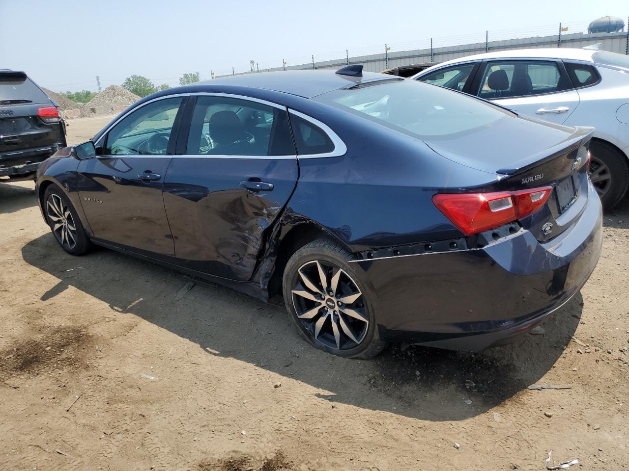 2017 CHEVROLET MALIBU LT - Фото 2