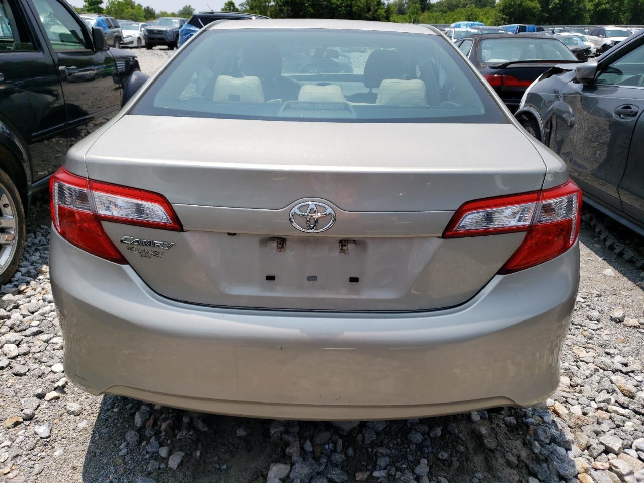 2014 TOYOTA CAMRY L - Image 6