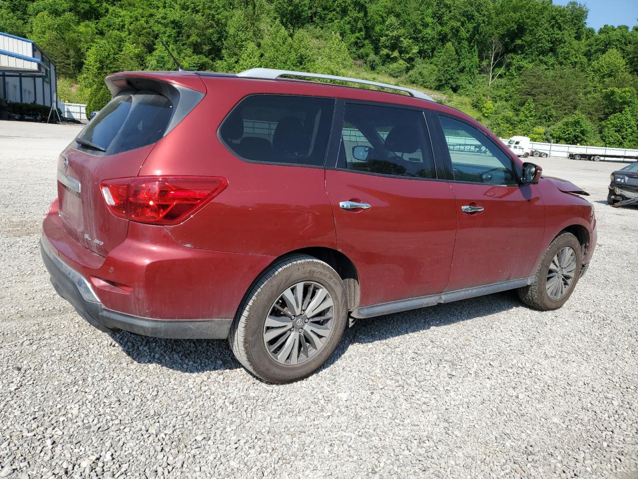2017 NISSAN PATHFINDER - Фото 3