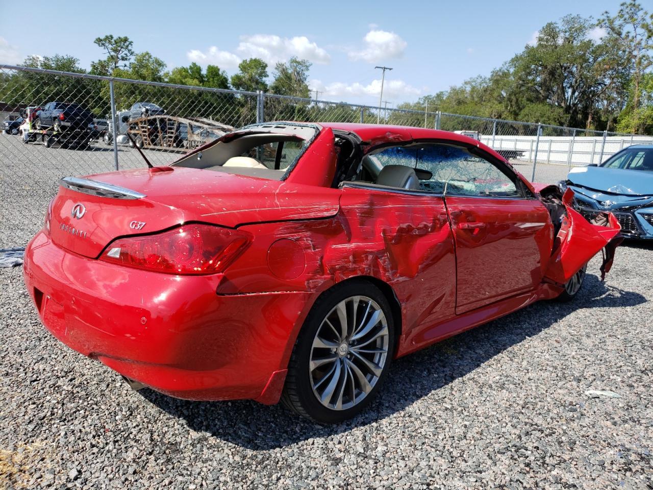 2011 INFINITI G37 BASE - Image 3