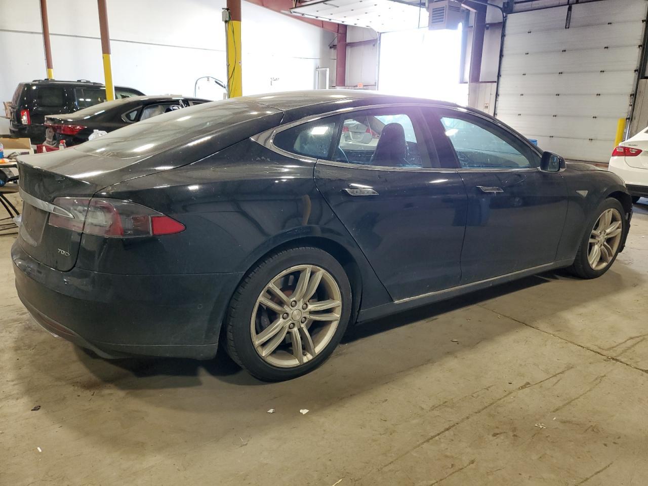 2015 TESLA MODEL S 70 - Image 3