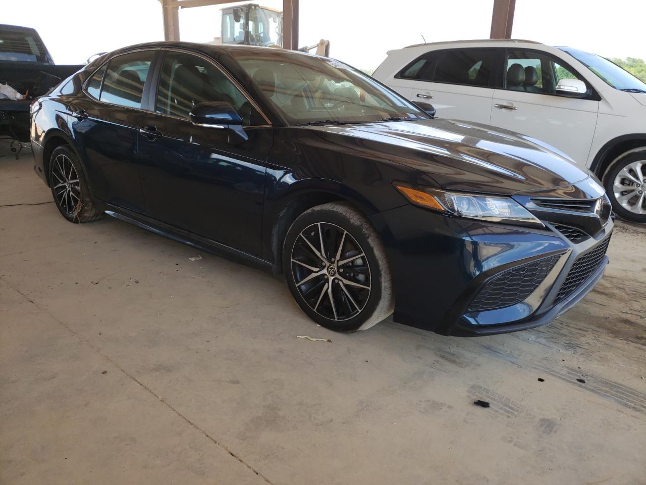 2021 TOYOTA CAMRY SE - Image 4