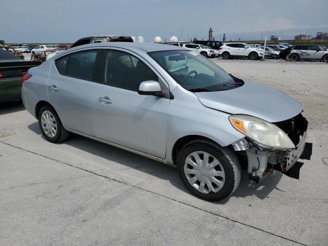 2012 Nissan Versa S - Фото 4