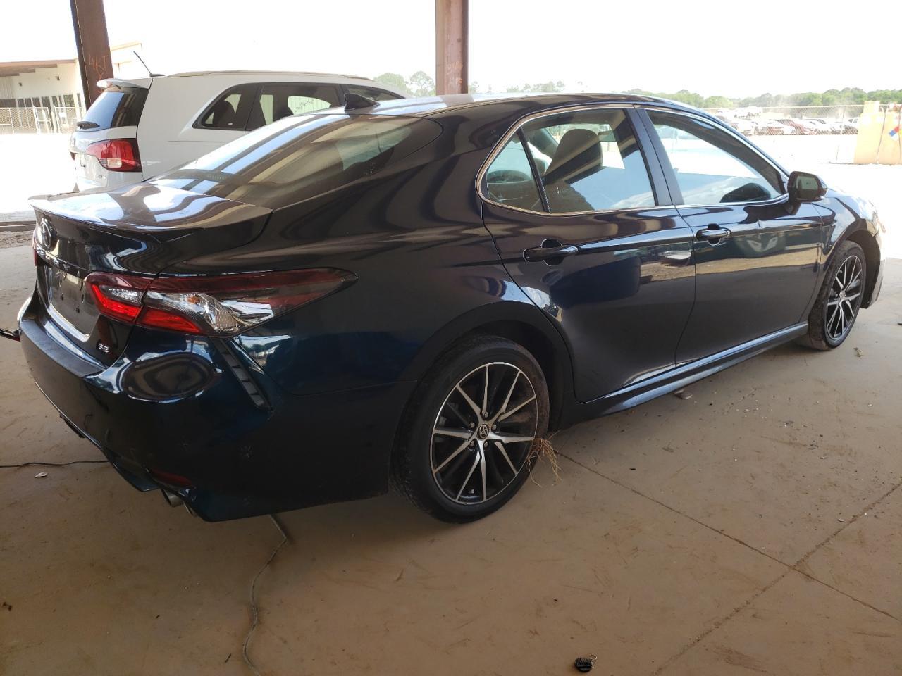 2021 TOYOTA CAMRY SE - Image 3