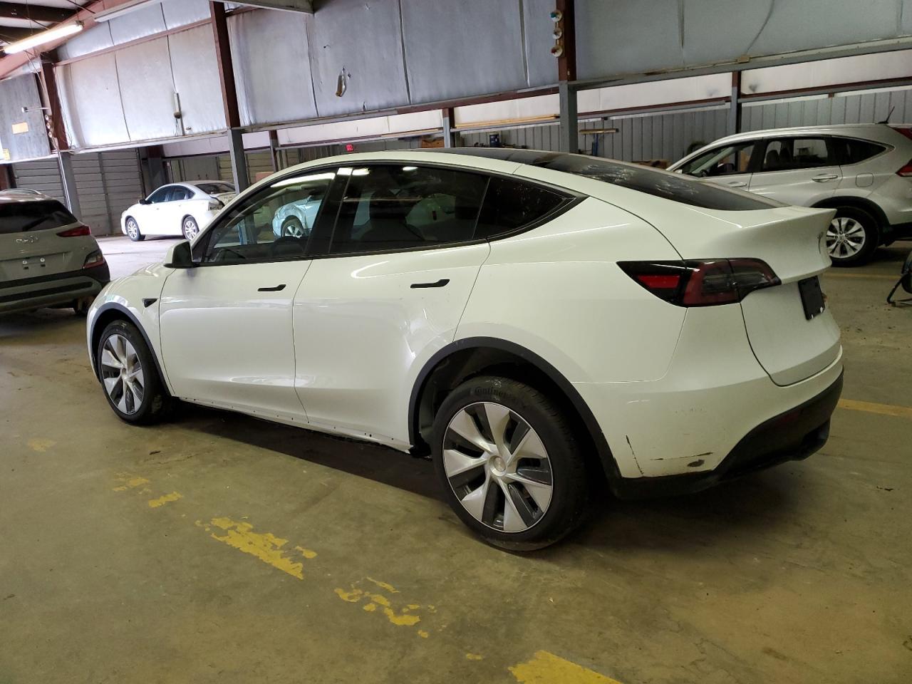 2023 TESLA MODEL Y - Image 2