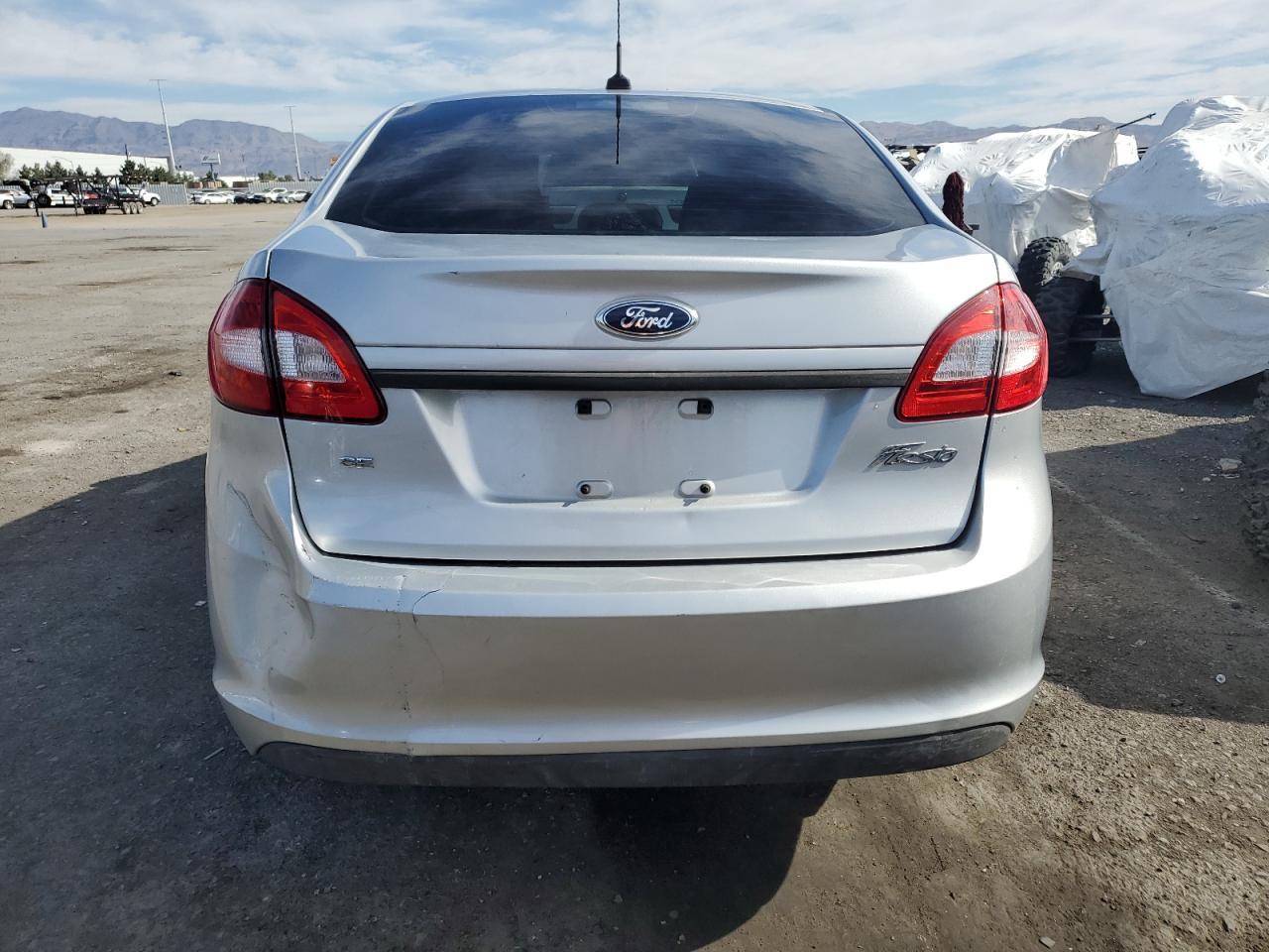 2013 FORD FIESTA SE - Фото 6