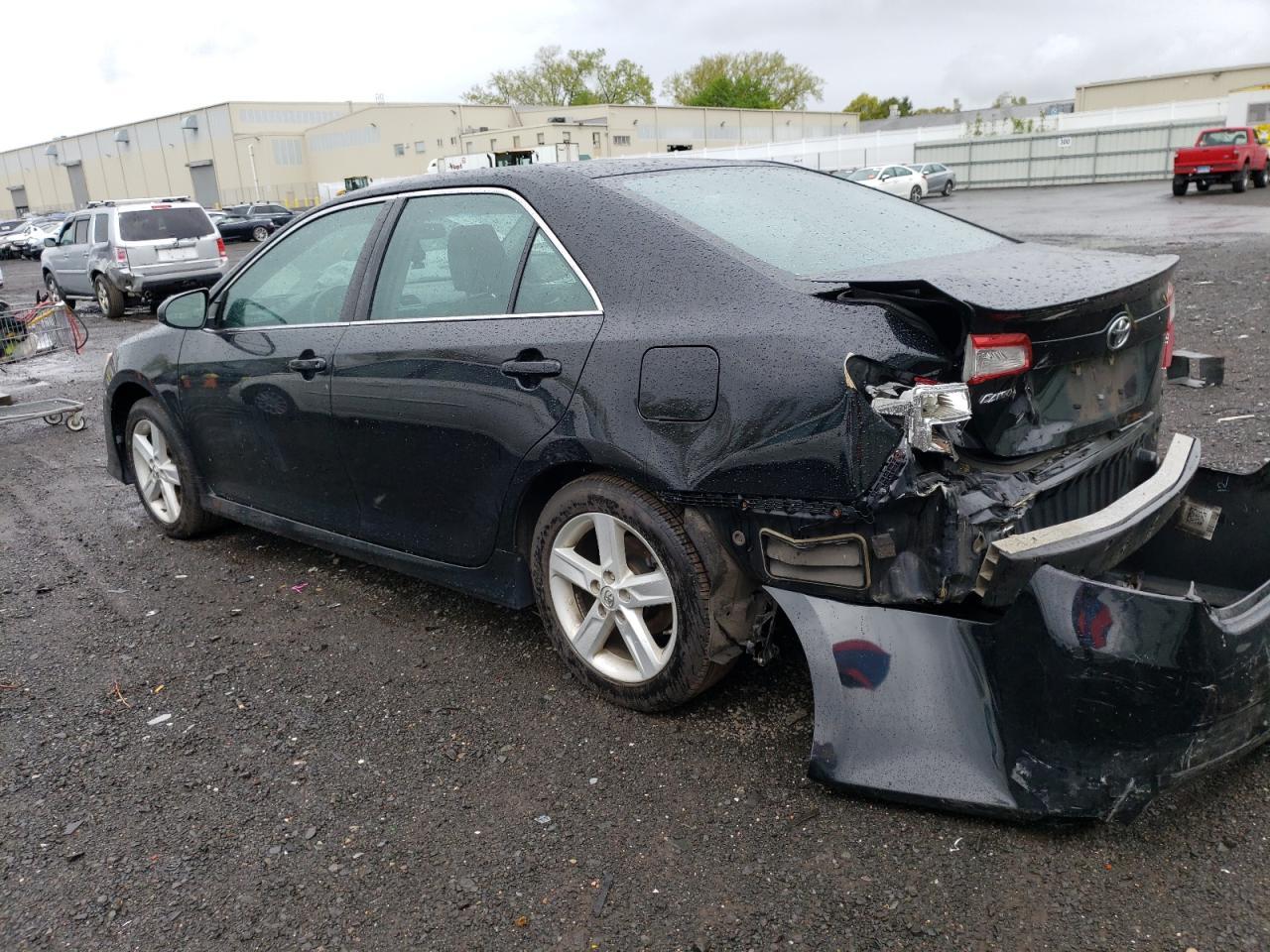 2014 TOYOTA CAMRY L - Image 2