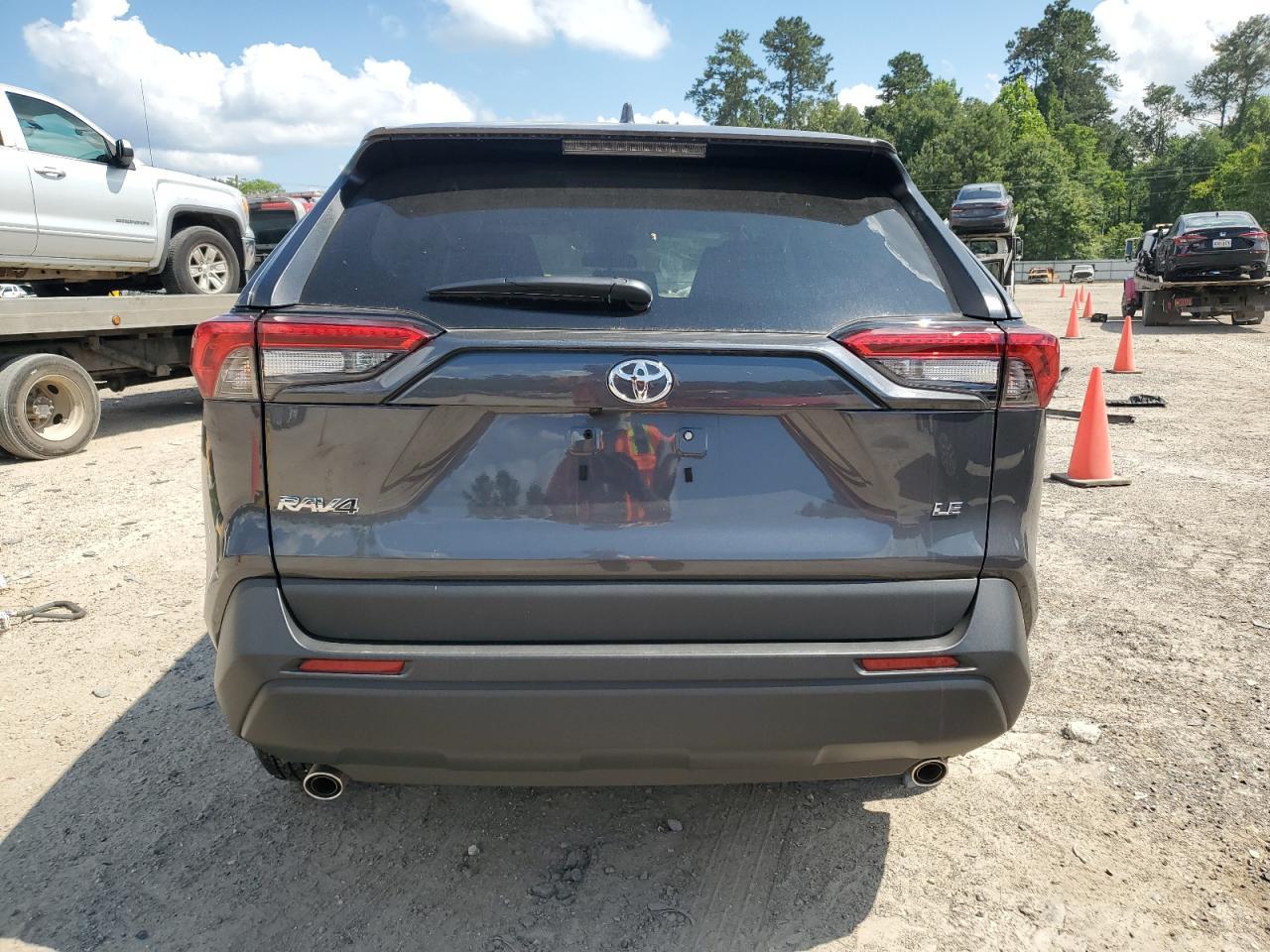 2023 TOYOTA RAV4 LE - Фото 6