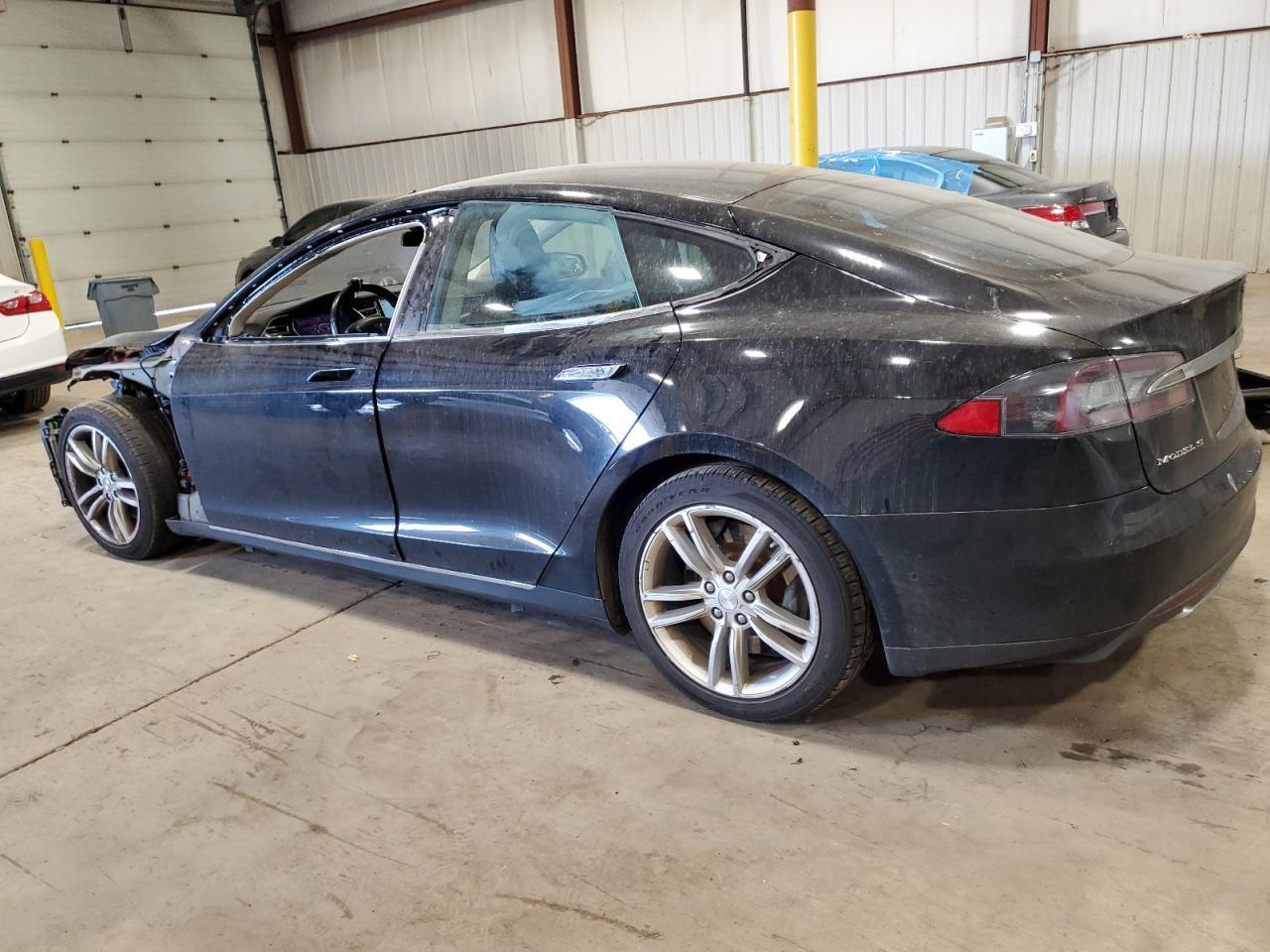 2015 TESLA MODEL S 70 - Image 2