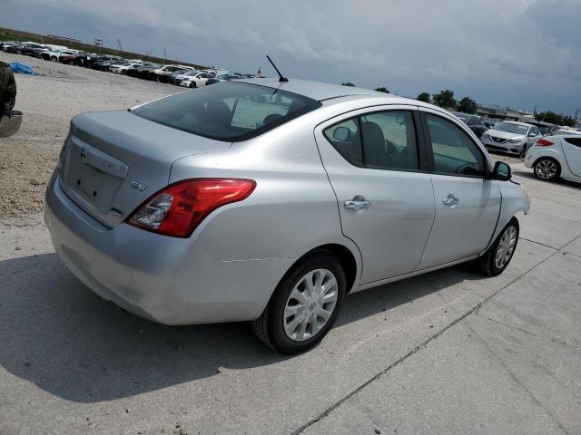 2012 Nissan Versa S - Фото 3