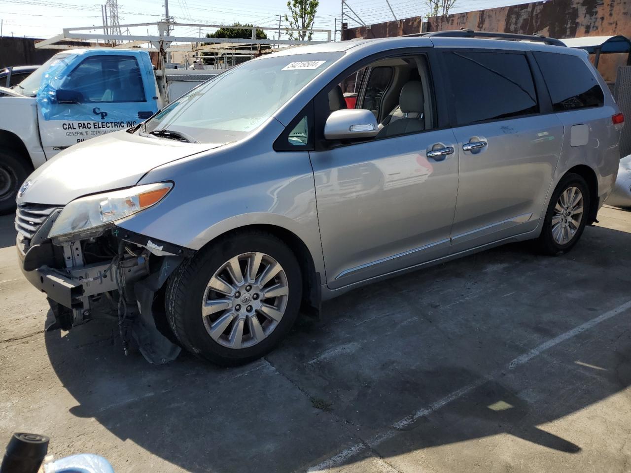 2013 TOYOTA SIENNA XLE car image