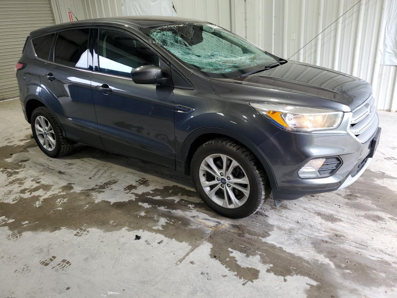 2017 FORD ESCAPE SE - Image 4