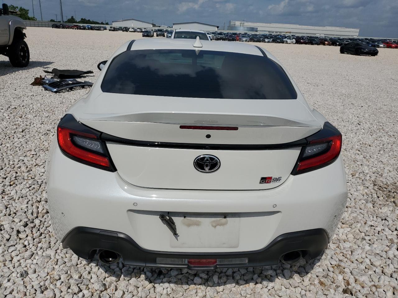 2023 TOYOTA GR 86 PREM - Image 6