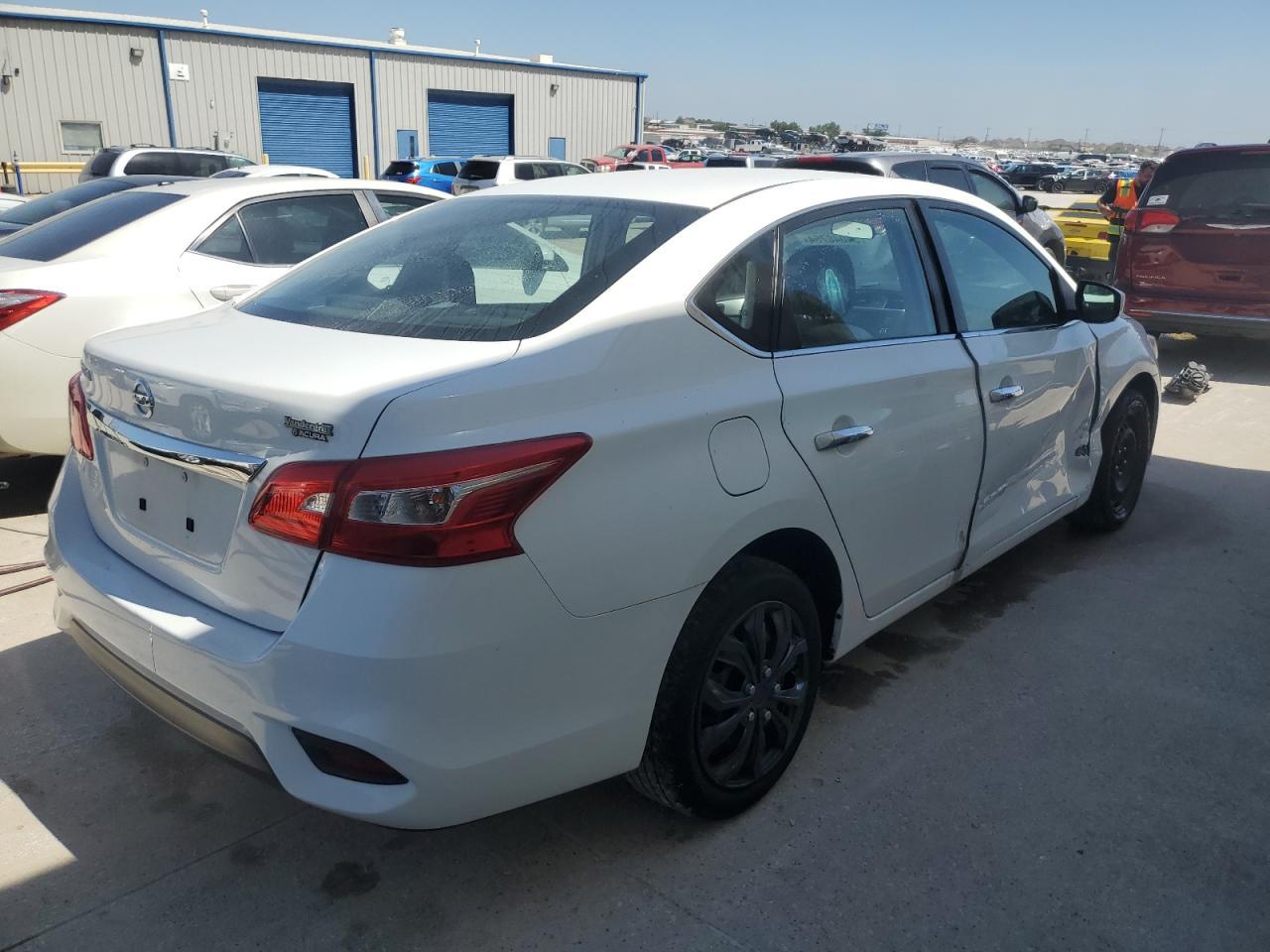 2018 NISSAN SENTRA S - Фото 3