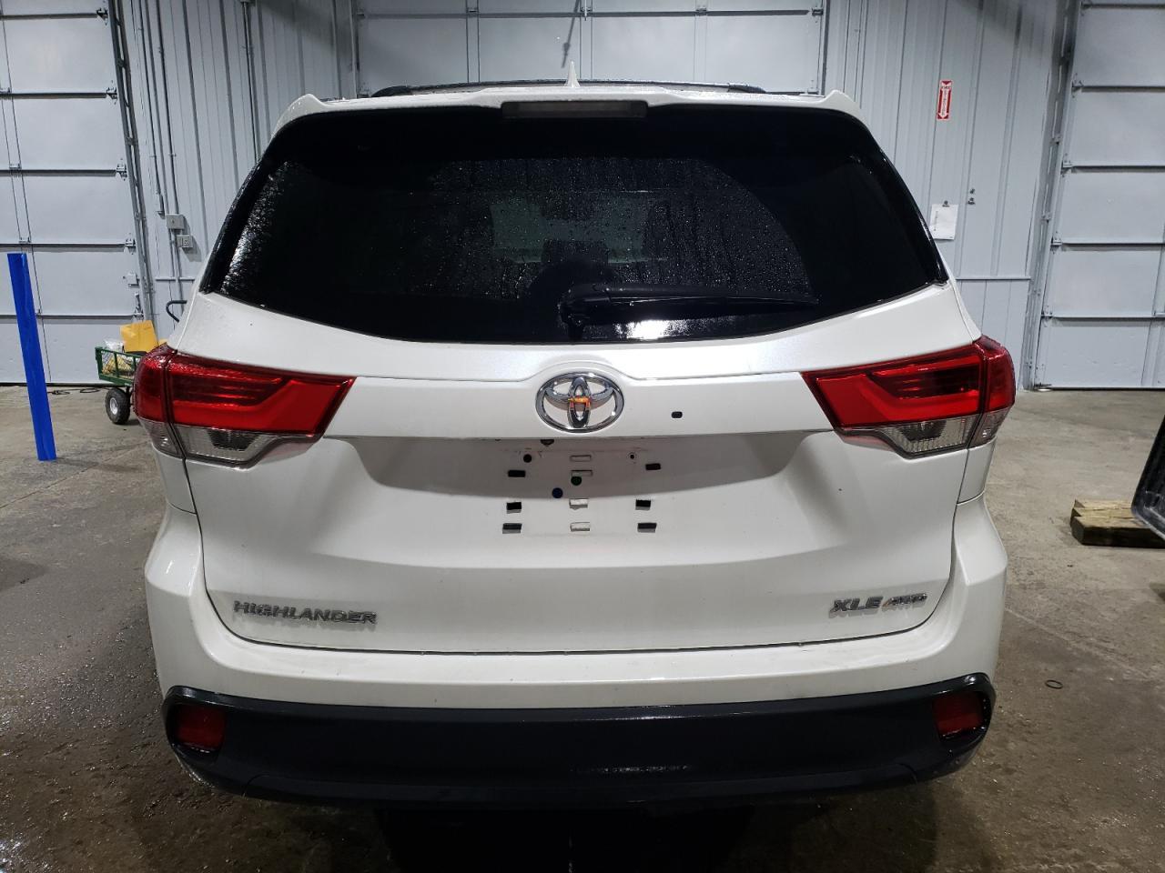 2018 TOYOTA HIGHLANDER - Image 6