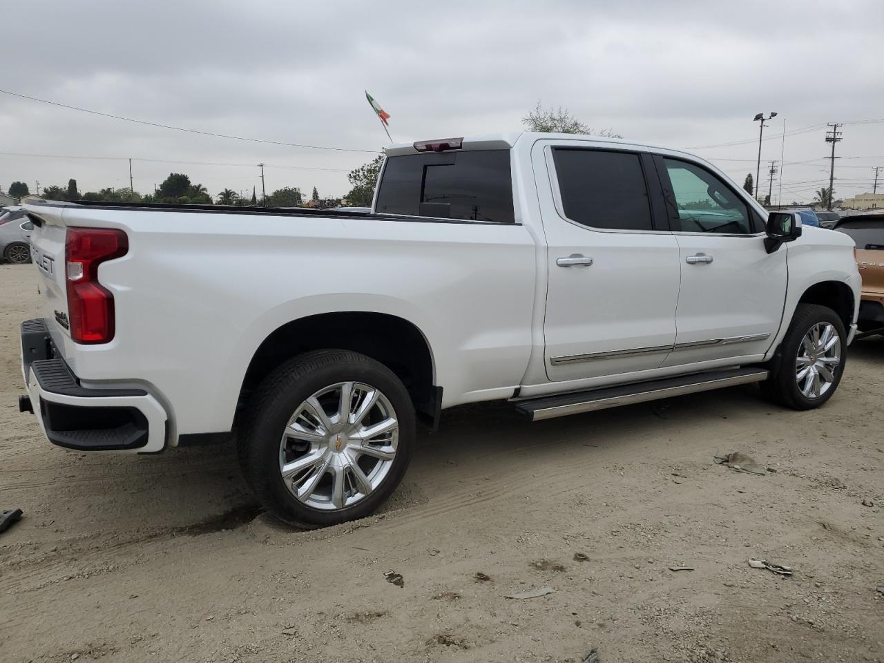 2023 CHEVROLET SILVERADO - Фото 3