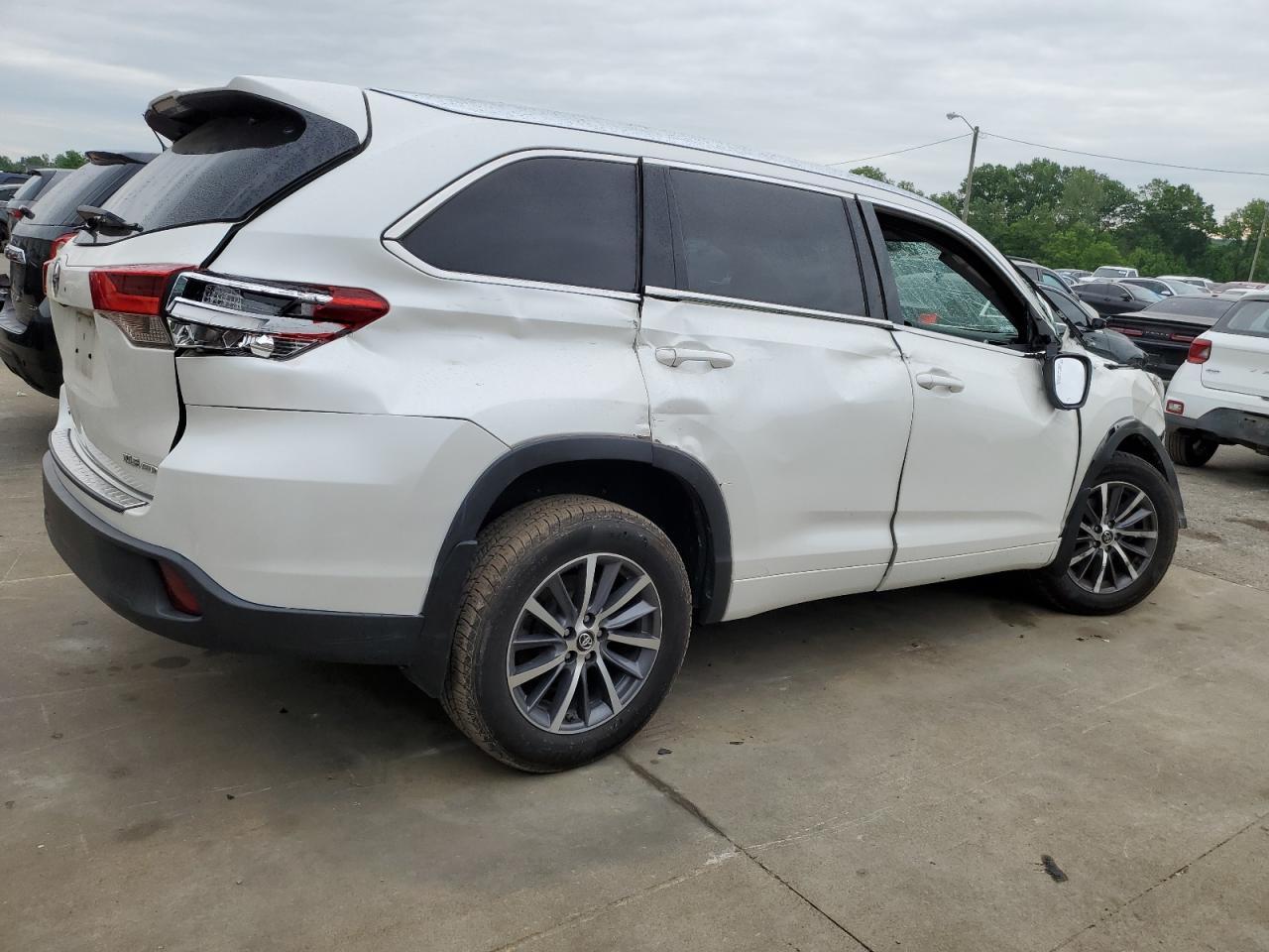 2018 TOYOTA HIGHLANDER - Image 3