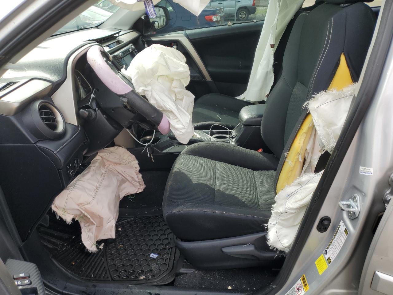 2015 TOYOTA RAV4 XLE - Image 7
